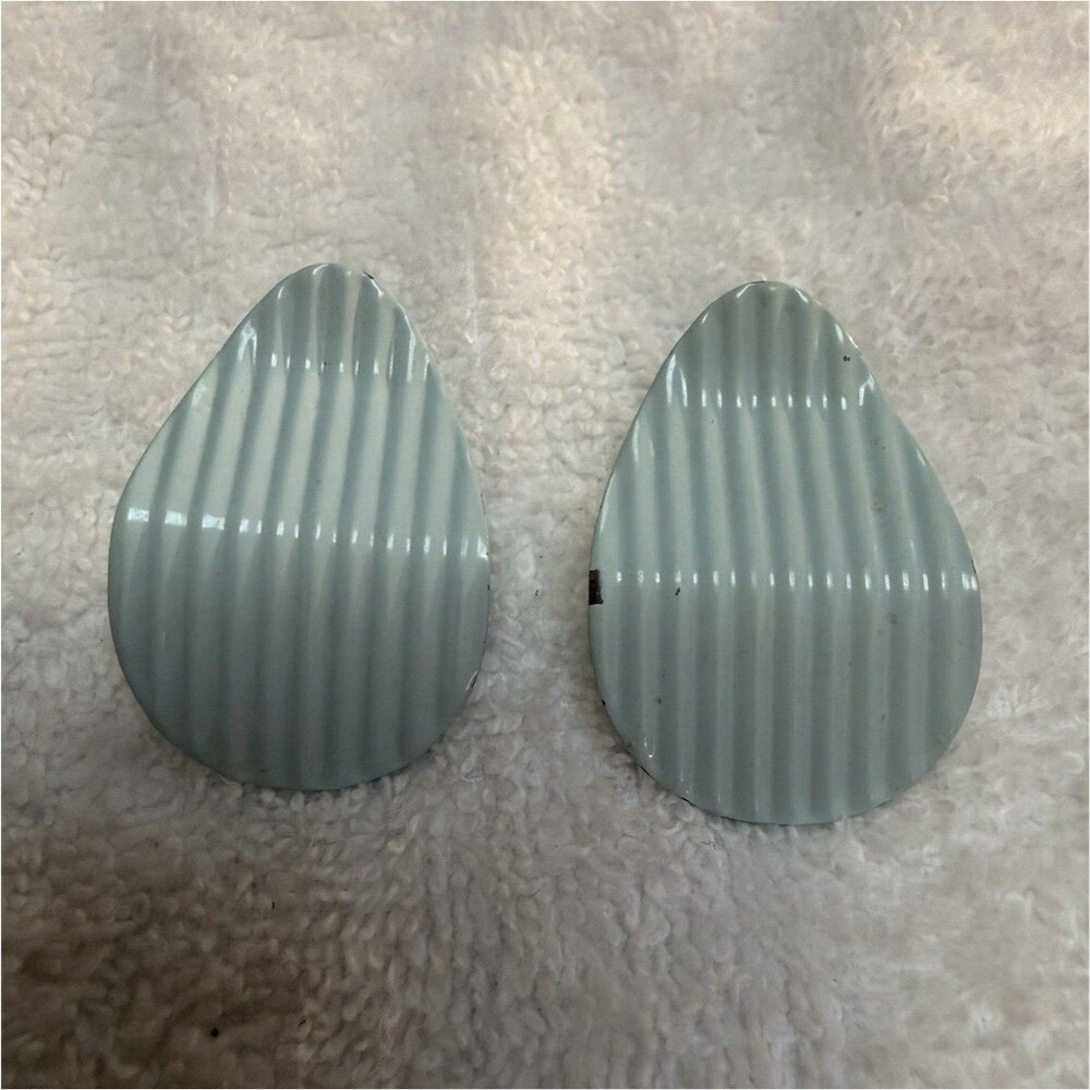 Blue Teardrop Ribbed Textured Plastic Stud Earrings No Stone